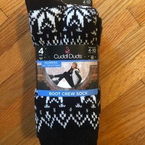 4 Pair of Cuddl Duds Socks